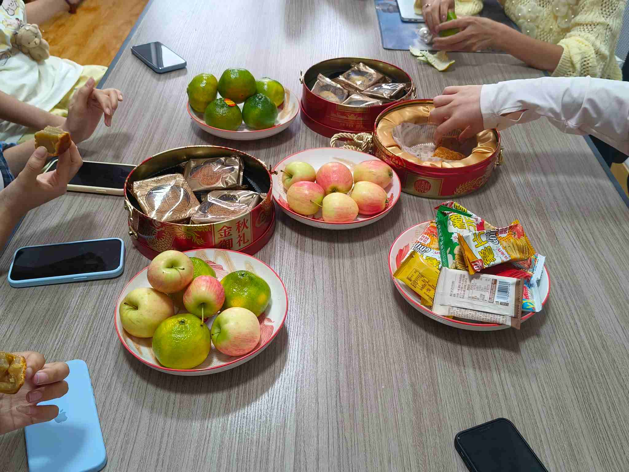 Zemeijia tổ chức một bữa trà chiều ấm áp