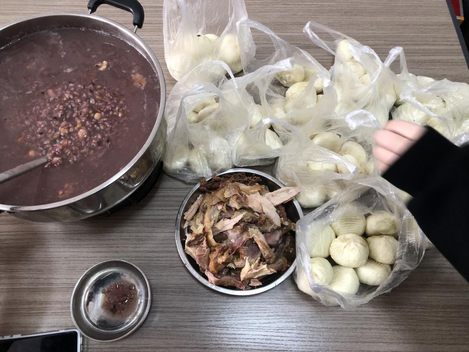 Nhân viên Zemeijia tổ chức Lễ hội Laba