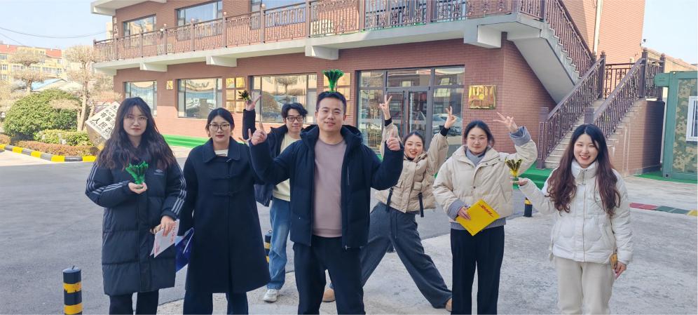 Hoạt động đá cầu sôi động Zemeijia.